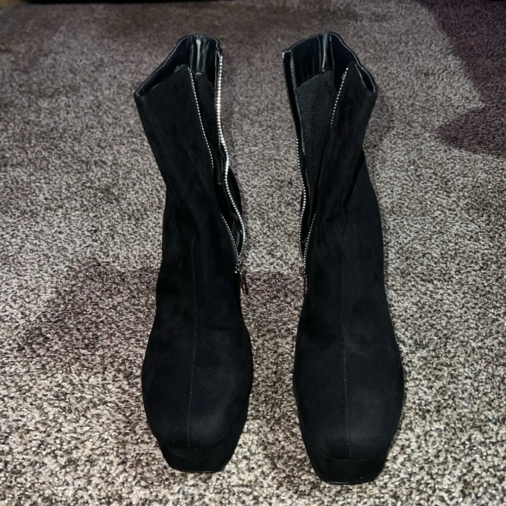 FOREVER 21 Faux Suede Platform Boots 🖤 - Picture 3 of 9